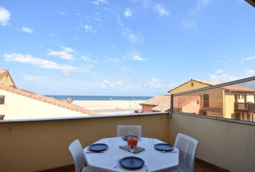 En front de mer superbe vue océan en bord de plage proche restaurants