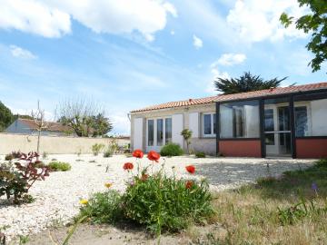 Maison avec grand jardin 300m de la mer