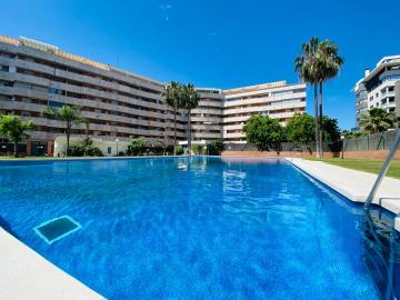 New Listing Estepona Centro con terraza