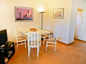 Appartement d'une chambre avec piscine partagee et terrasse amenagee a Saint Raphael a 5 km de la plage