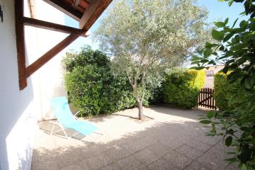 Maison de vacances avec 2 Terrasses, 6 couchages, 150m de la plage residence LES SENTOLINES sans piscine, PORTIRAGNES LRSEN11