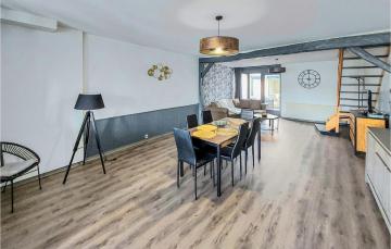 Beautiful Home In Gamaches With Wifi And 2 Bedrooms