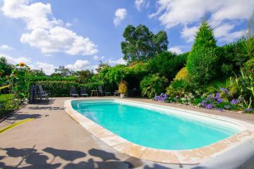 Jolie maison avec piscine chauffée et jardin clos
