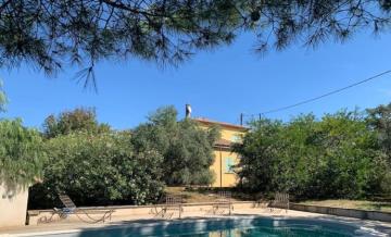 Maison T5 Les Oliviers avec piscine