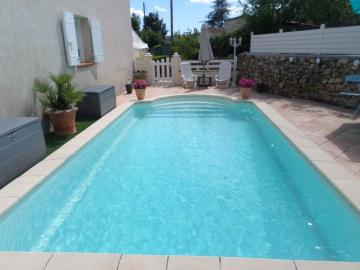 Rental apartment in villa
