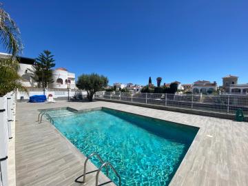 LCDM Apartamento vista canal y piscina comunitaria