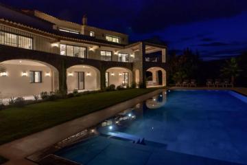 Large terrace with a barbecue area