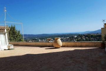 Historical 2 bedr, Lg Terrasse with great view