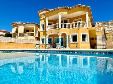 VISTALMONTE villa cómoda con piscina privada