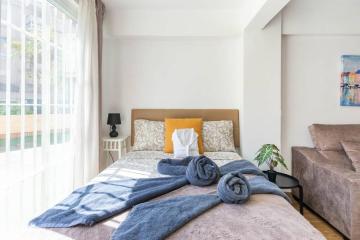 Serenity Chic Apartment City Center with FREE Wifi