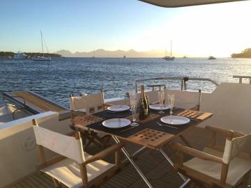 Yacht 3 chambres / 2 sdb - Vieux-Port de Cannes