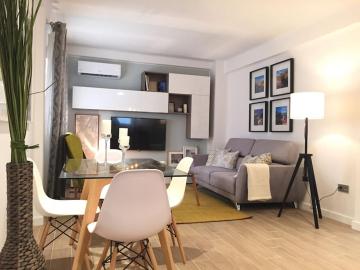 New luxury house in the center! Nuevo Piso de lujo en el centro.