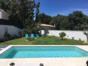 Villa avec piscine, à la campagne !!!