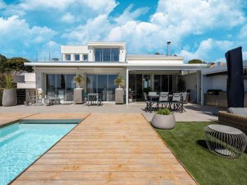 Scenic villa in Mèze with private pool