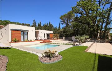 Amazing Home In Sarrians With Wifi, Private Swimming Pool And 3 Bedrooms