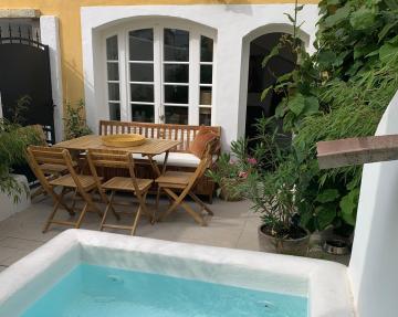 Maison avec petite piscine proche du centre de Paris