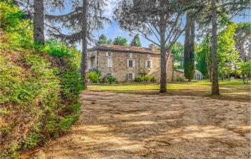 Stunning Home In Duravel With Outdoor Swimming Pool, Wifi And 5 Bedrooms