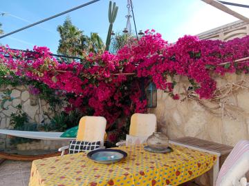 Stylish family villa, near beach,prive parking,WIFI