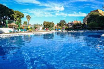 Spacious studio! Pool, parking and 24hr reception