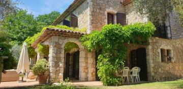 Magnificent Provencal Mas with caretaker, Les Elies