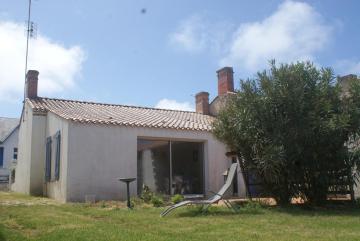 Villa maraichine rénovée avec grand jardin entre Plage et Marché