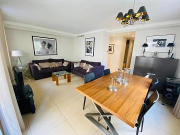 Two bedroom apartment in the center of Cannes a few steps from the Croisette and the Palais - 2078