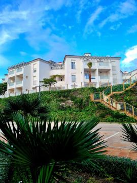 Halo - Lavish Apartment in the Heart of Costa Del Sol