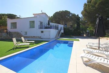Villa Green House