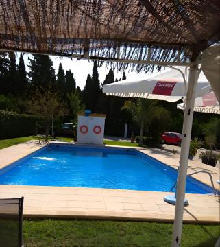 Chalet con piscina privada y Barbacoa