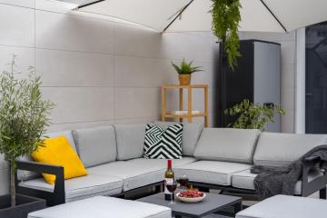Apartment and terrace with mountains view