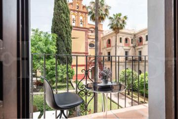 Spacious duplex with terrace by Picasso Museum