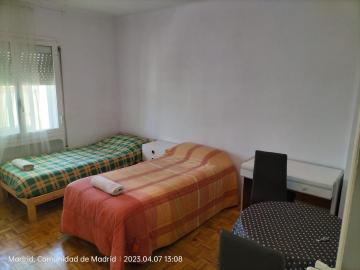 Piso 4 dorms sin salon 1 baño 1 Cocina Zona PioXII Colombia