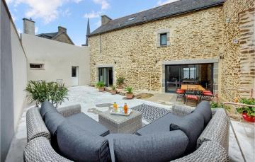 Beautiful Home In Pluneret With Wifi And 3 Bedrooms