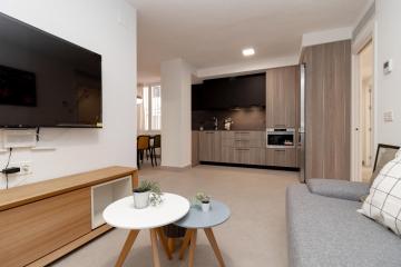 C23 Lovely 4 Bedroom close to Maria Zambrano