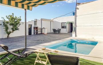 Nice home in Baena with WiFi, Outdoor swimming pool and 1 Bedrooms