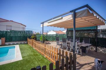 CAN MOLÍ Villa con Piscina,jardín,BBQ,WIFI.8PAX