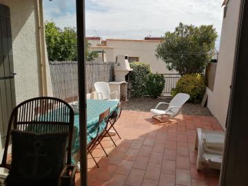 Petite maison familiale entre port et village