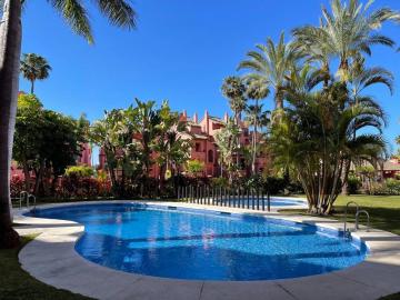 200m to the beach, 3 bedroom apartment