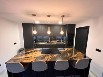Big family home, 2 apartments