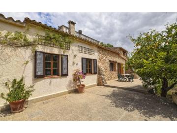 Vintage Holiday Home in Buger with large Private Pool total privacy