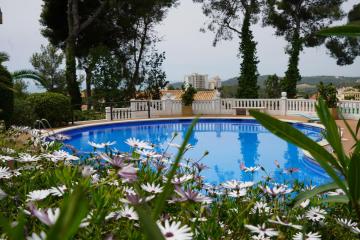 Precioso alojamiento con piscina en Sitges