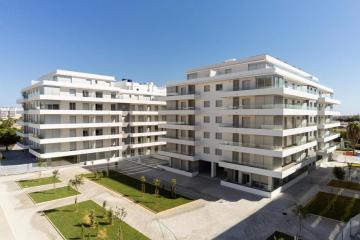 Newly Built 3BR Apartment in Marbella