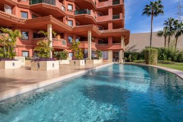 weforyou PENTHOUSE U RESERVA DEL HIGUERON, 3 BEDROOMS WITH JACUZZI, POOL AND PARKING