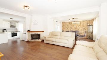 REF 10203 VILLA REGIA BEACH