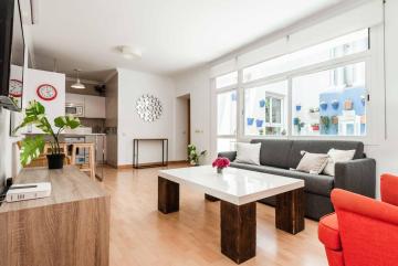 Peaceful Historic Malaga Apt with Calm Private Patio
