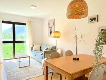 Apartament de disseny rústic amb vistes by RURAL D'ÀNEU