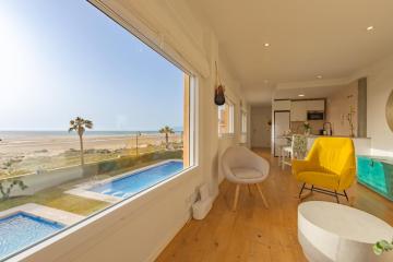Beach front, Pool, Sea view, Garage & WIFI