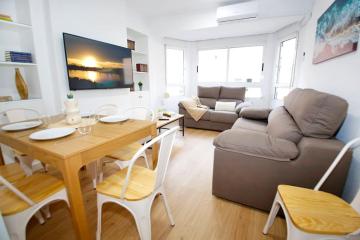 Central apartment in Alicante with AC