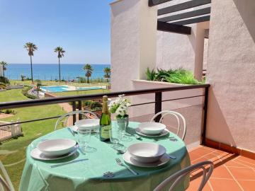 CASARES ROYALE