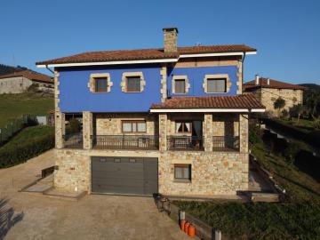 Casa en el corazón de la montaña.